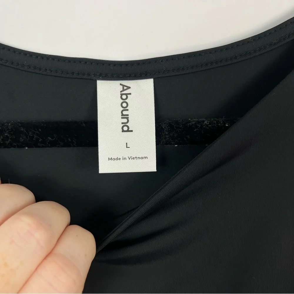 Abound snap gusset